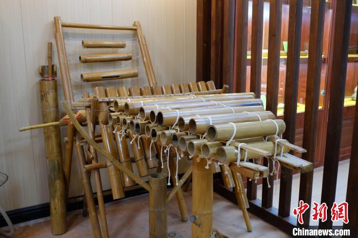 乐器馆内陈列的传统民族乐器。　刘俊聪 摄