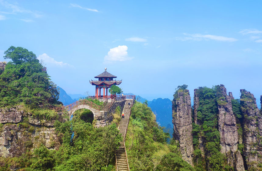 广西平南：山乡美如画 旅游“火起来”