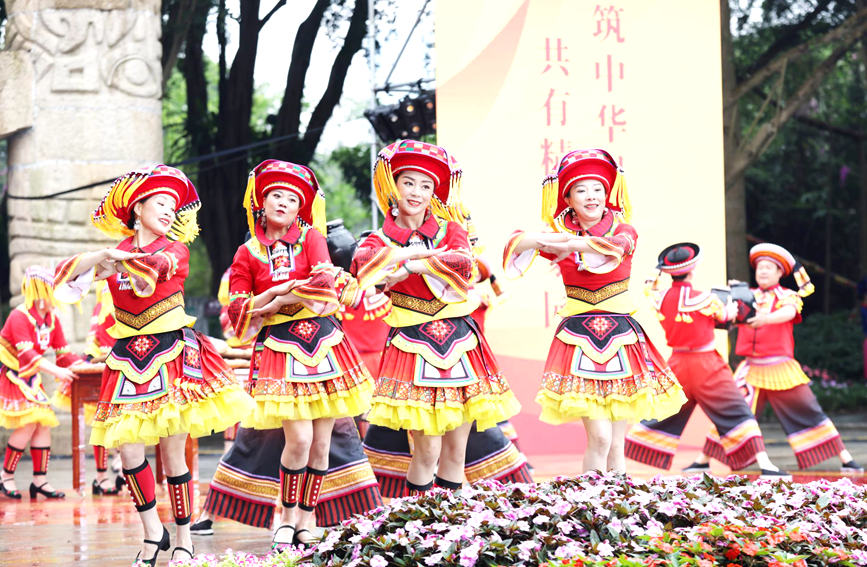 歌舞《瑶夜山歌》。黄云摄